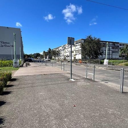 Appartement Proche Aeroport Au Rez-De-Chaussee Les Abymes Exteriér fotografie